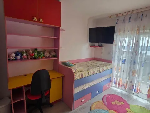 Rent, two bedroom apartment, 80m², Tivat, Crna Gora - image 13