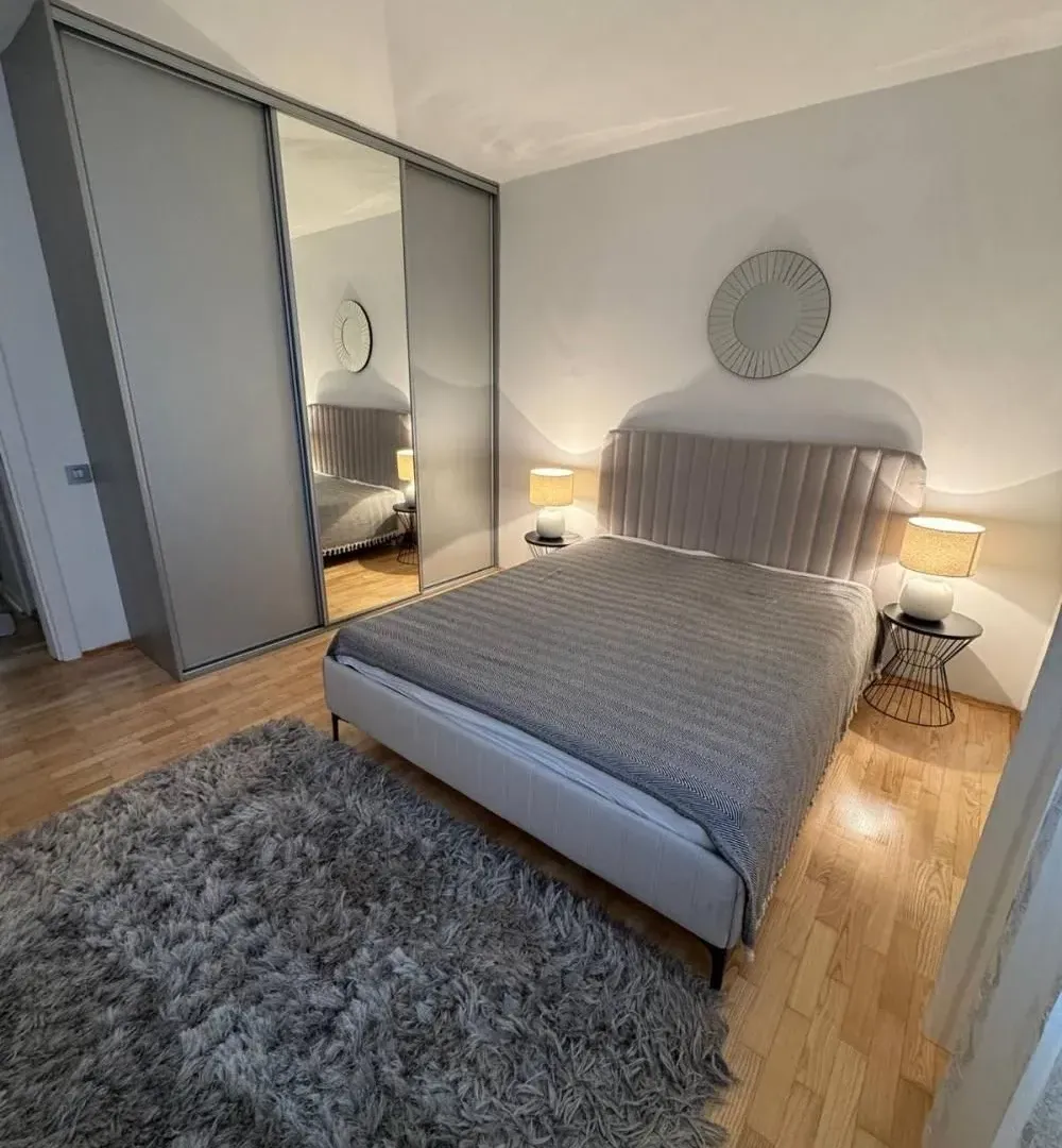 Rent, two bedroom apartment, 120m², Savski Venac, Beograd