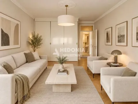 Dnevna soba sa sofom, foteljama, stočićem i ugradnim plakarom. - image 13