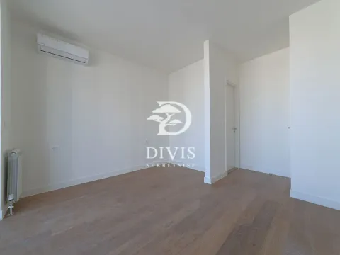 Prodaja, četvorosoban stan, 111m², Savski Venac, Beograd - image 13