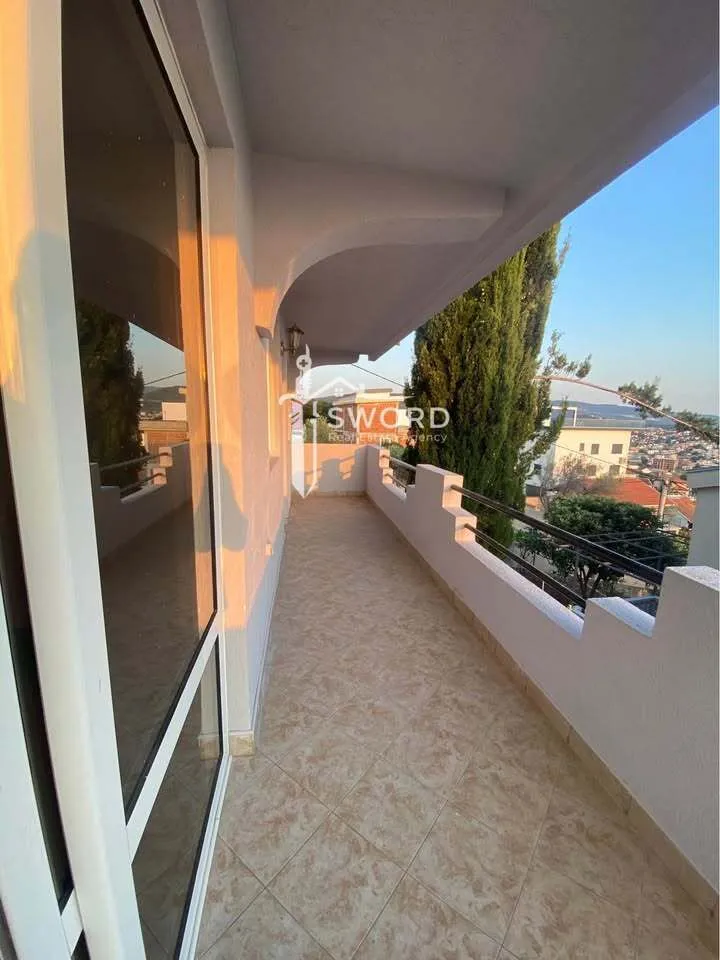 Prodaja, kuća, 170m², Dobre Vode, Bar