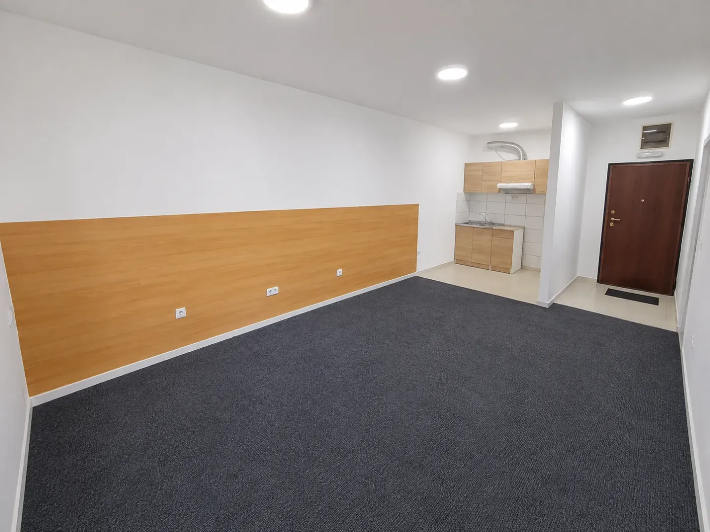 Rent, office space, 42m², Ljubović, Podgorica