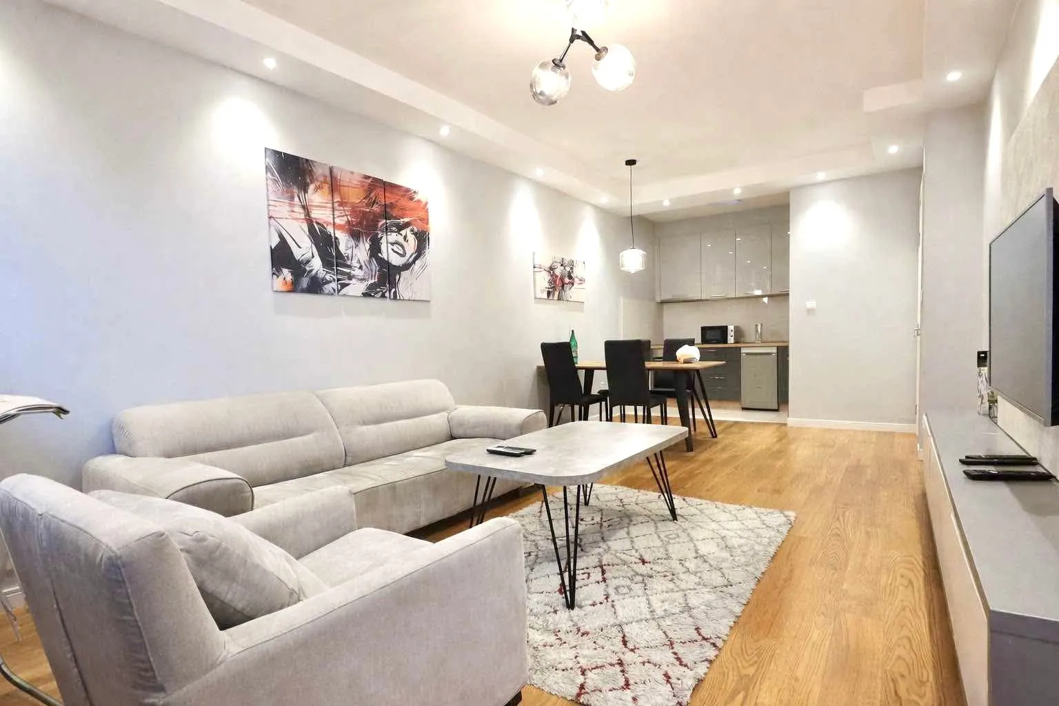 Izdavanje, jednosoban stan, 50m², Central Point, Podgorica