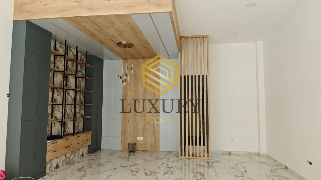 Rent, office space, 54m², Central Point, Podgorica