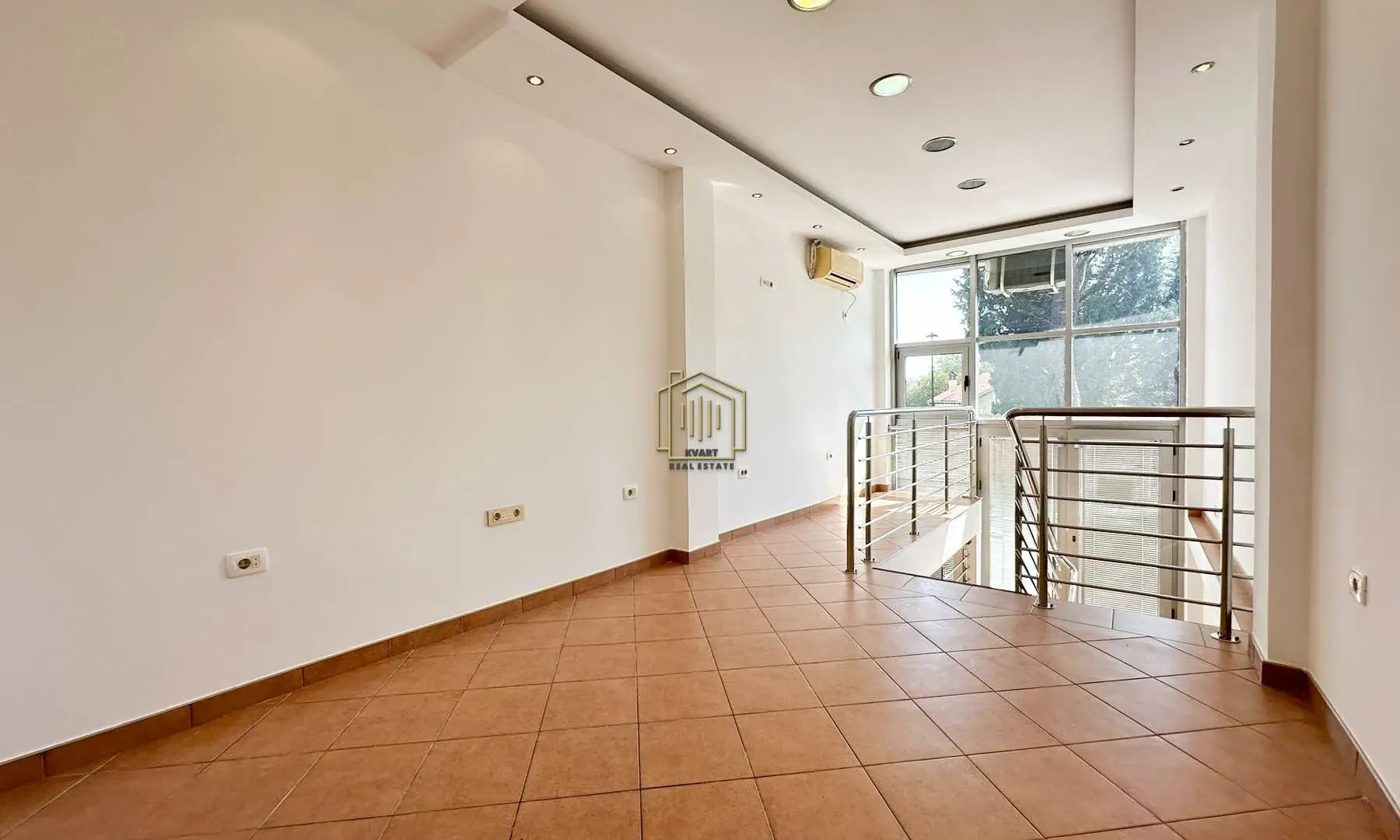 Izdavanje, poslovni prostor, 46m², Podgorica, Crna Gora