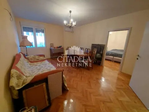 Prodaja, dvosoban stan, 79m², Vračar Centar, Vračar Sve Podlokacije - image 9