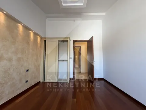 Rent, office space, 138m², Preko Morače, Podgorica - image 20