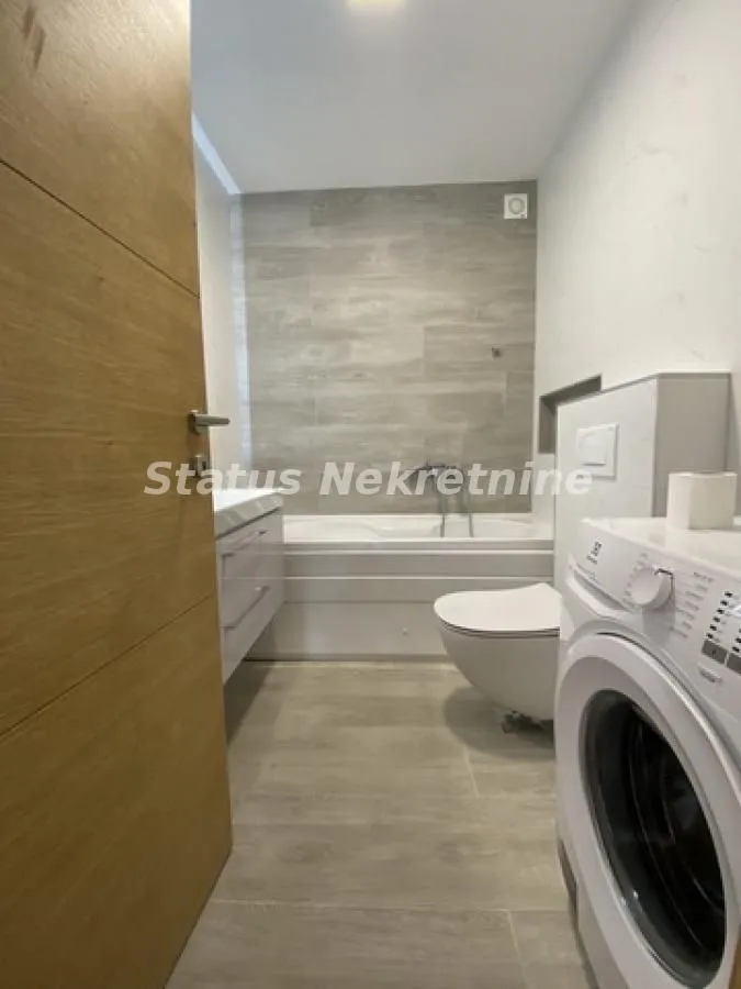 Prodaja, četvorosoban stan, 116m², Petrovaradin, Novi Sad