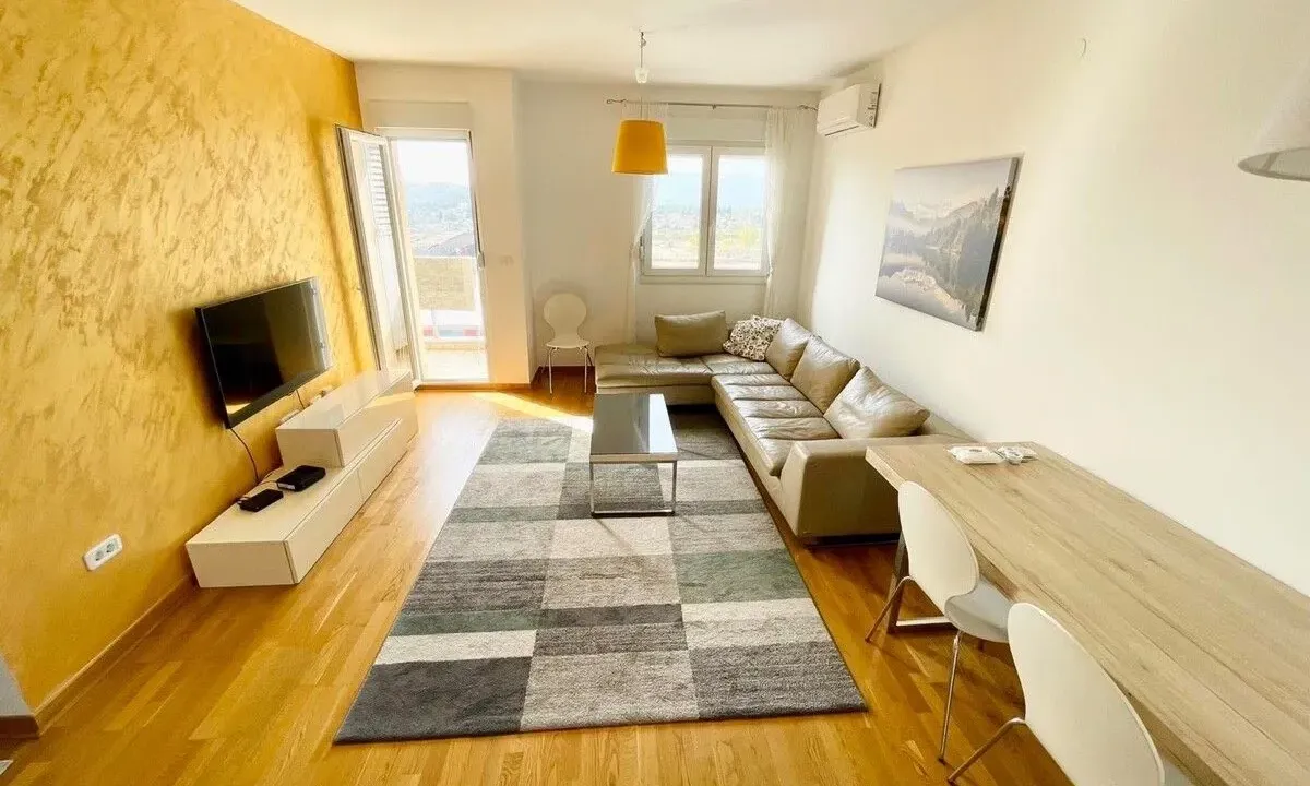 Izdavanje, dvosoban stan, 65m², City Kvart, Podgorica