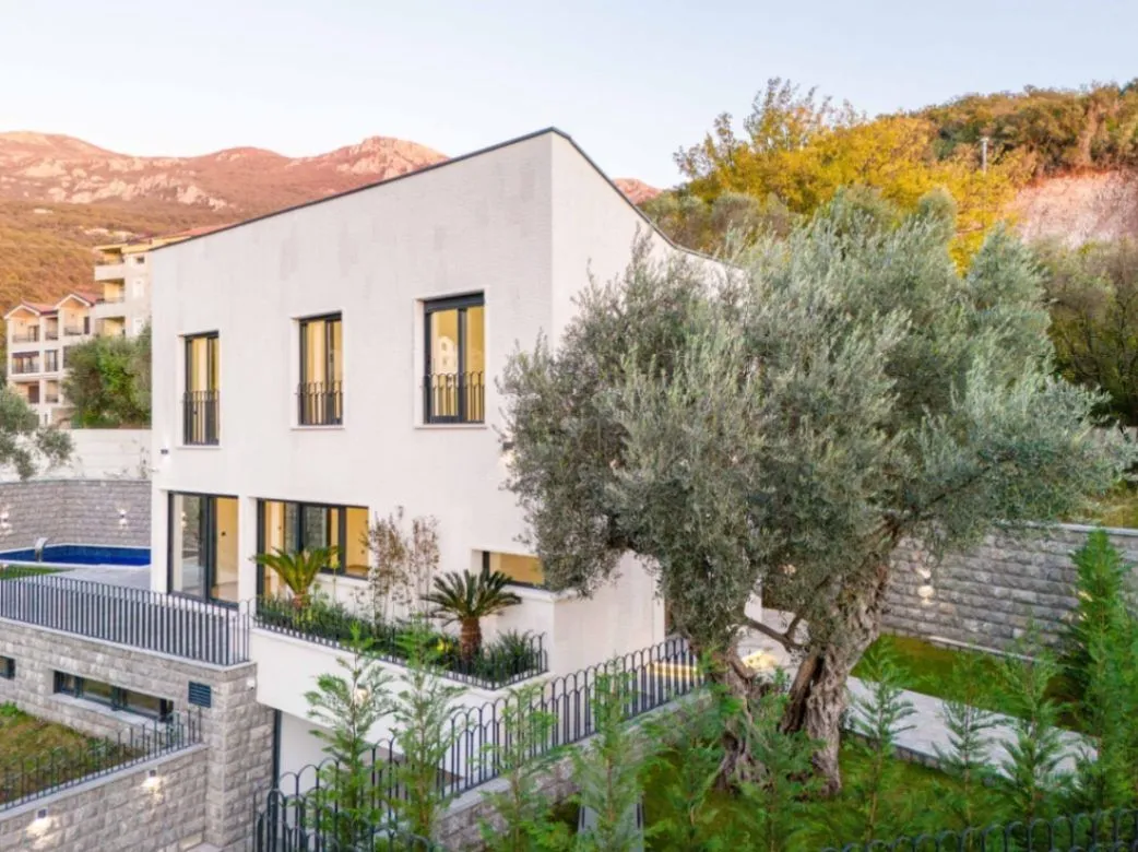 Prodaja, kuća, 240m², Kamenovo, Budva