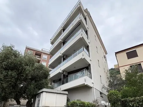 Sale, one bedroom apartment, 49m², Gospoština, Budva - image 8