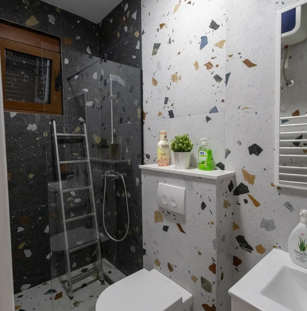 Izdavanje, kuća, 220m², Ćurilac, Danilovgrad
