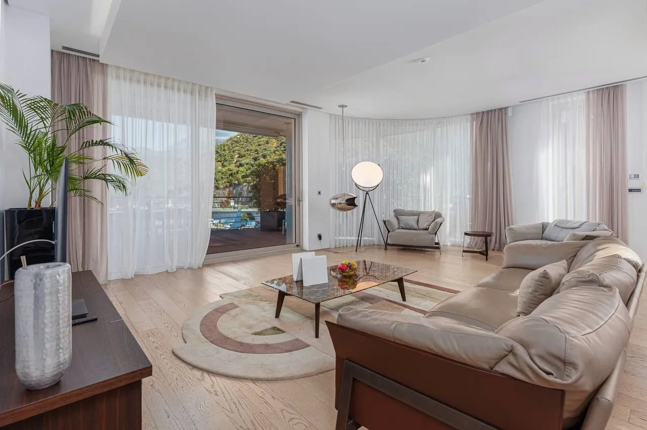 Sale, three bedroom apartment, 509m², Dukley Gardens, Budva