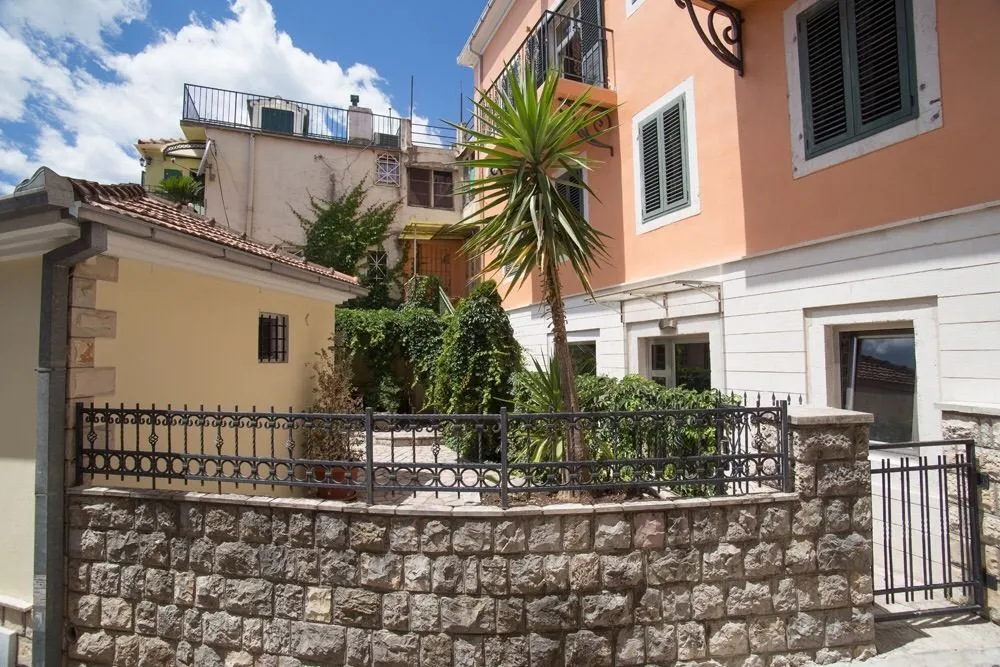 Sale, office space, 102m², Herceg Novi, Crna Gora