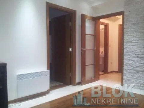 Rent, one bedroom apartment, 56m², Vezirov Most, Podgorica - image 5