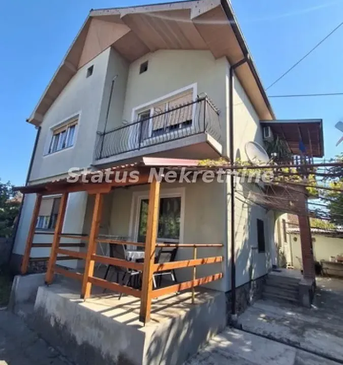 Prodaja, kuća, 185m², Futog, Novi Sad Sve Podlokacije