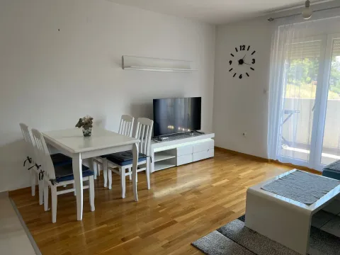 Rent, two bedroom apartment, 58m², Ljubović, Podgorica - image 7