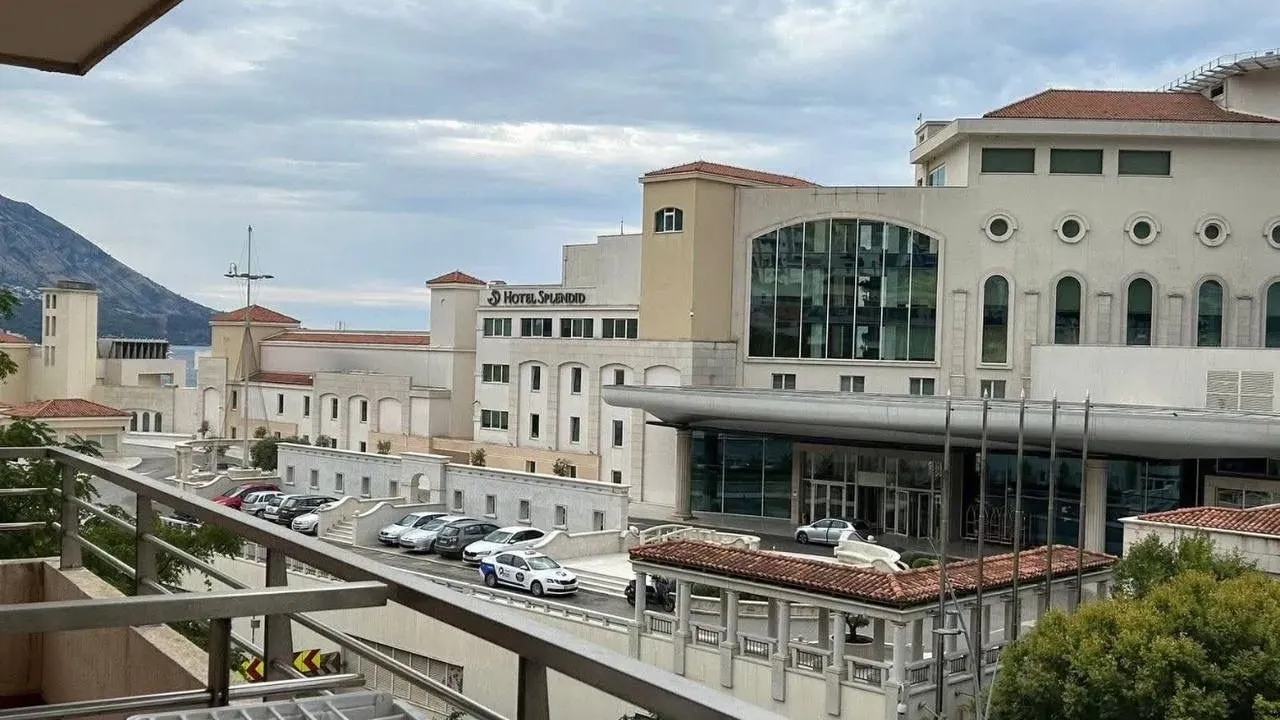 Prodaja, dvosoban stan, 84m², Bečići, Budva