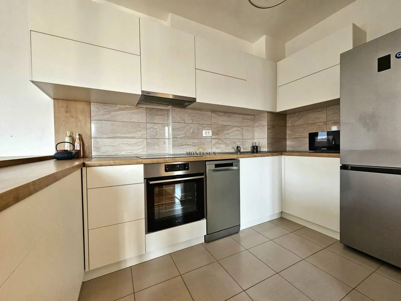 Rent, three bedroom apartment, 103m², Centar, Budva