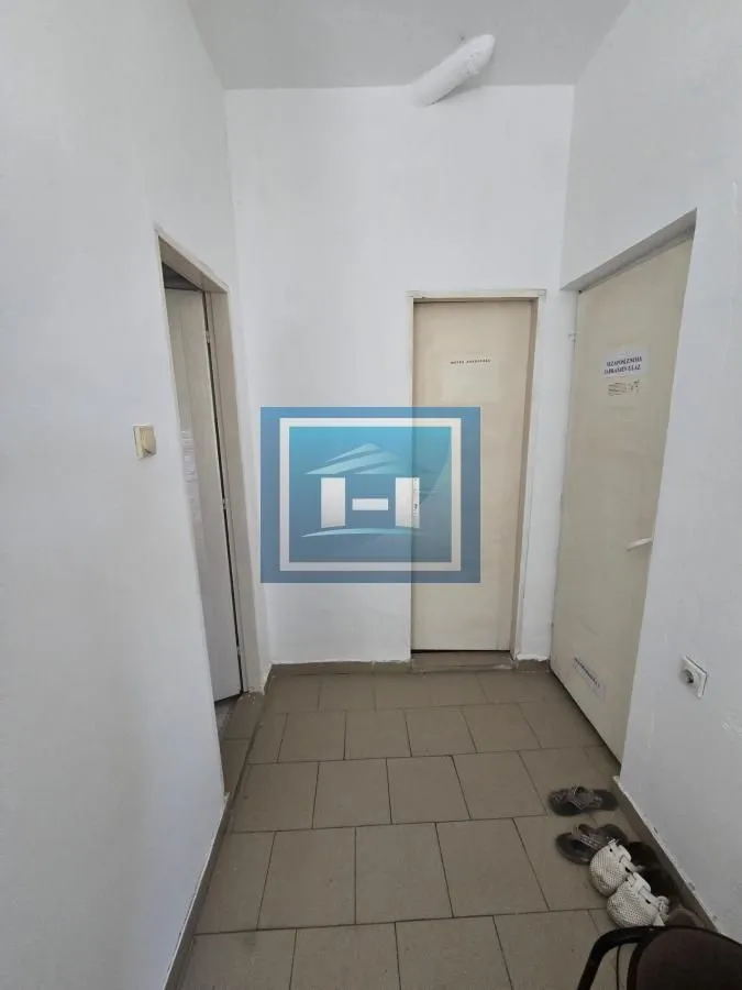 Sale, office space, 482m², Vladičin Han, Srbija