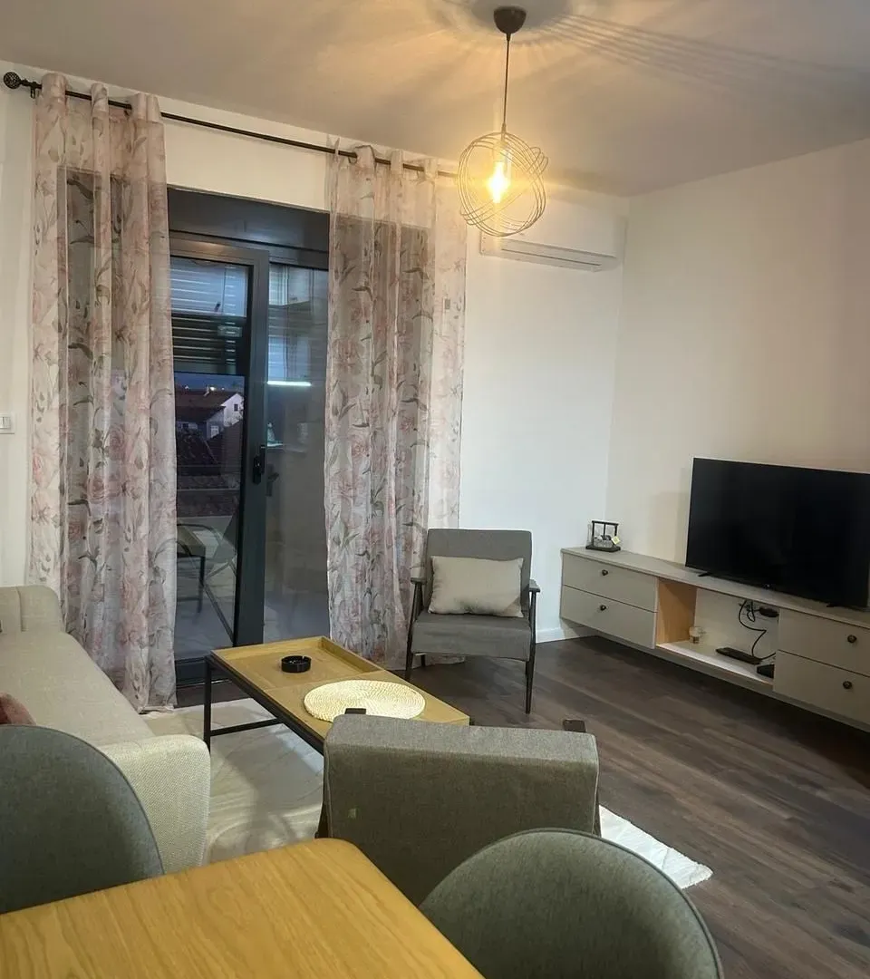 Rent, two bedroom apartment, 71m², Mažina, Tivat