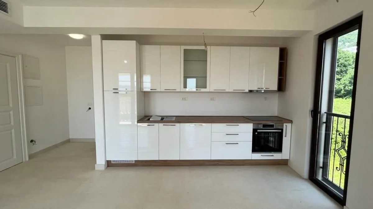 Prodaja, jednosoban stan, 46m², Tivat, Crna Gora