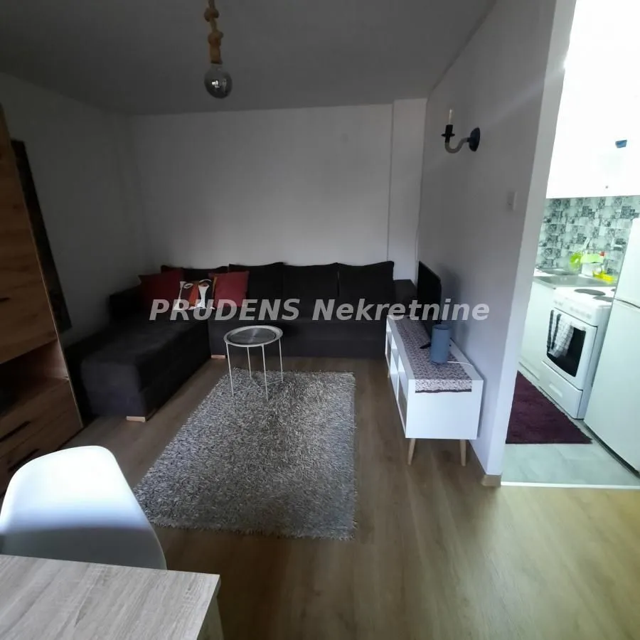 Izdavanje, jednosoban stan, 28m², Rakovica, Beograd