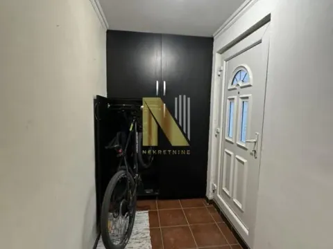 Prodaja, trosoban stan, 68m², Adamovićevo Naselje, Novi Sad Sve Podlokacije - image 10