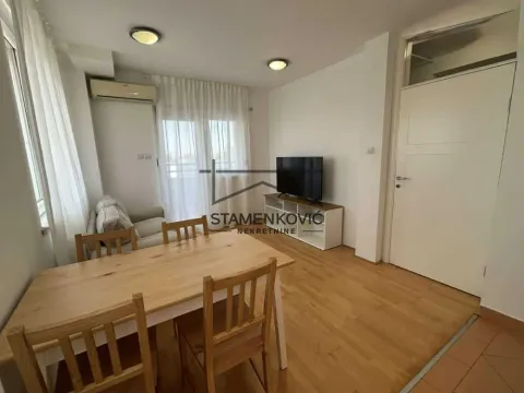 Izdavanje, dvosoban stan, 60m², Grbavica, Novi Sad Sve Podlokacije