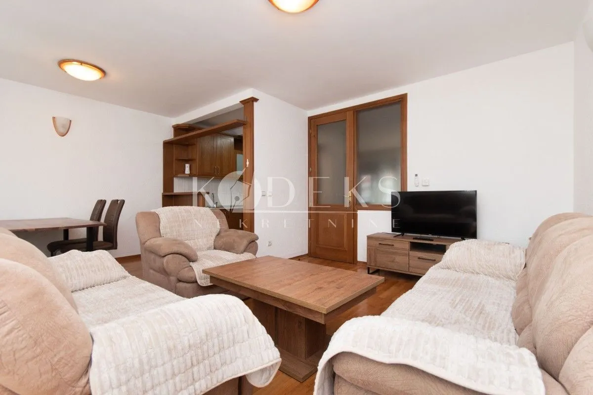 Izdavanje, dvosoban stan, 75m², Stara Varoš, Podgorica