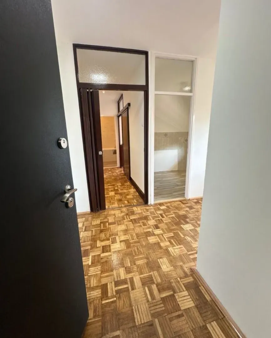 Prodaja, dvosoban stan, 57m², Sremčica, Beograd