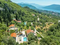 Prodaja, četvorosoban stan, 2000m2, Trebešin, Herceg Novi