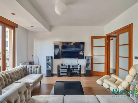 Izdavanje, dvosoban stan, 90m², Centar, Podgorica - image 11