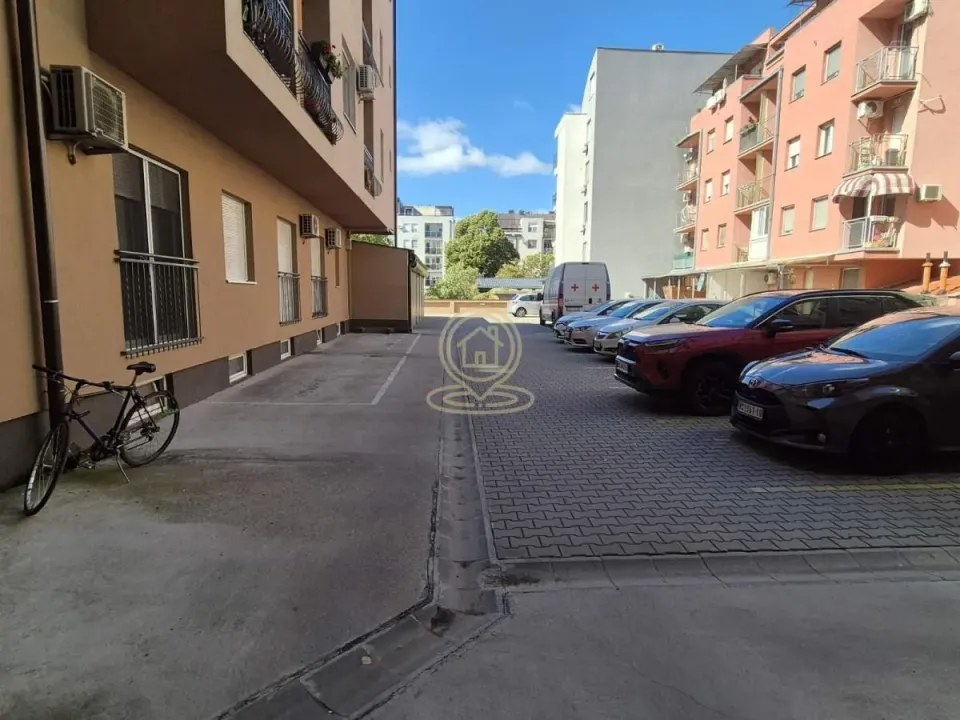 Sale, office space, 70m², Salajka, Novi Sad Sve Podlokacije