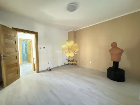 Sale, house, 320m², Zlatica, Podgorica - image 19