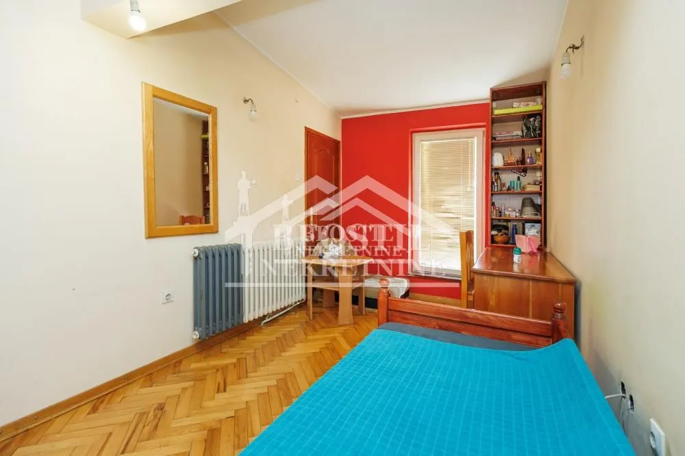 Prodaja, četvorosoban stan, 84m², Gundulićev Venac, Beograd