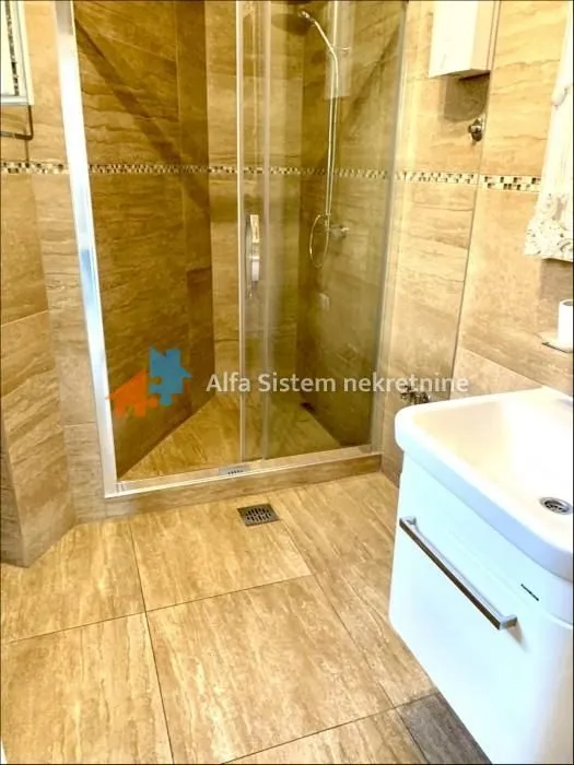 Izdavanje, dvosoban stan, 70m², Vračar Hram, Vračar Sve Podlokacije