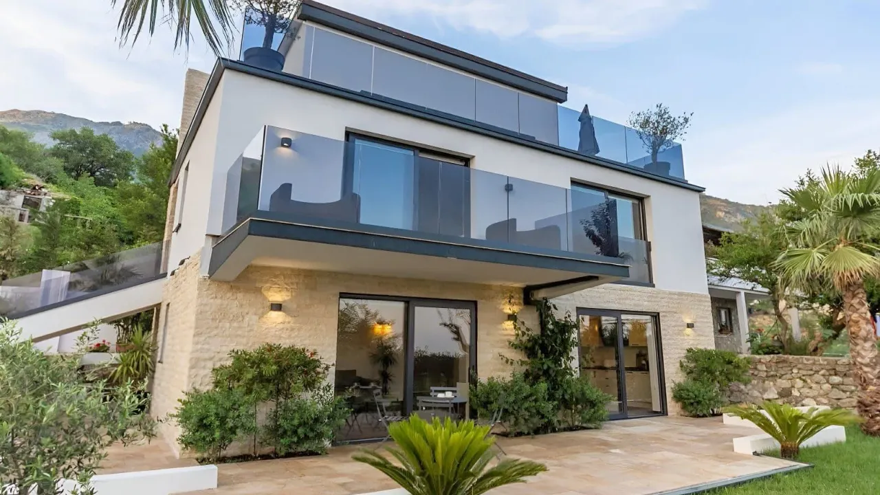 Sale, house, 293m², Markovići, Budva