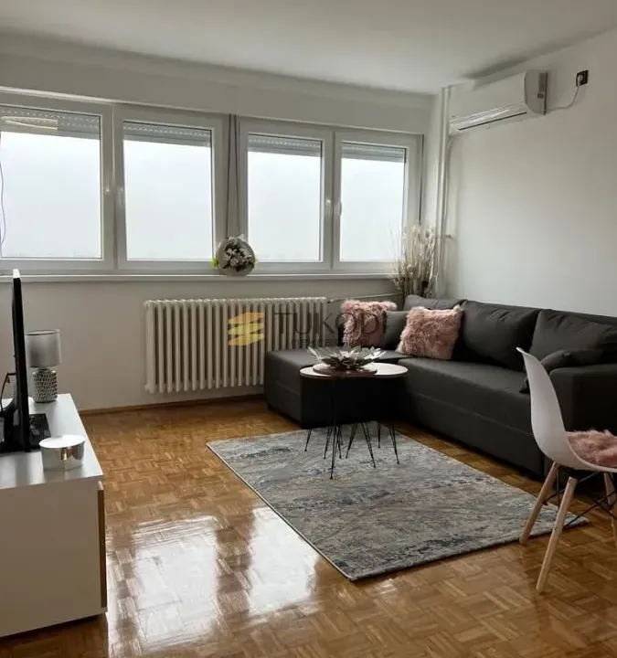 Izdavanje, jednosoban stan, 38m², Železnička Stanica, Novi Sad Sve Podlokacije