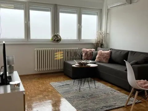 Stan in Železnička Stanica