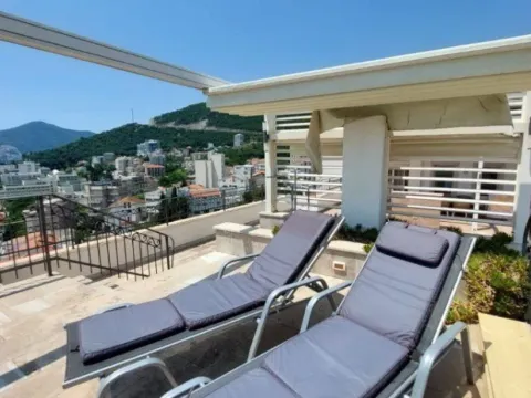 Sale, two bedroom apartment, 225m², Bečići, Budva - image 1