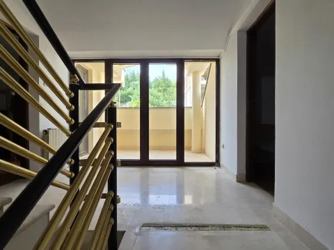 Rent, office space, 280m², Gorica C, Podgorica - image 11