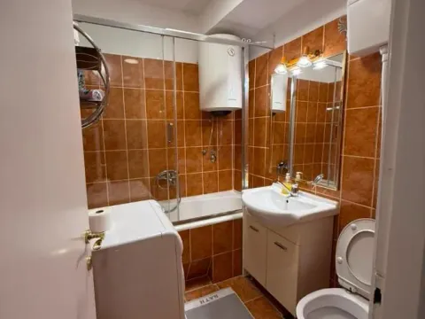 Rent, three bedroom apartment, 95m², Tuški Put, Podgorica - image 8