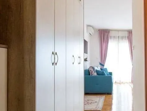 Rent, studio apartment, 40m², Bečići, Budva - image 9