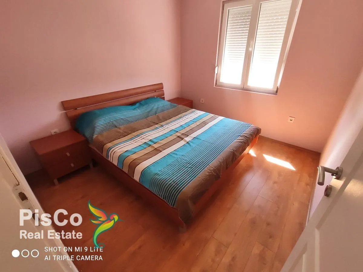 Izdavanje, kuća, 100m², Podgorica, Crna Gora
