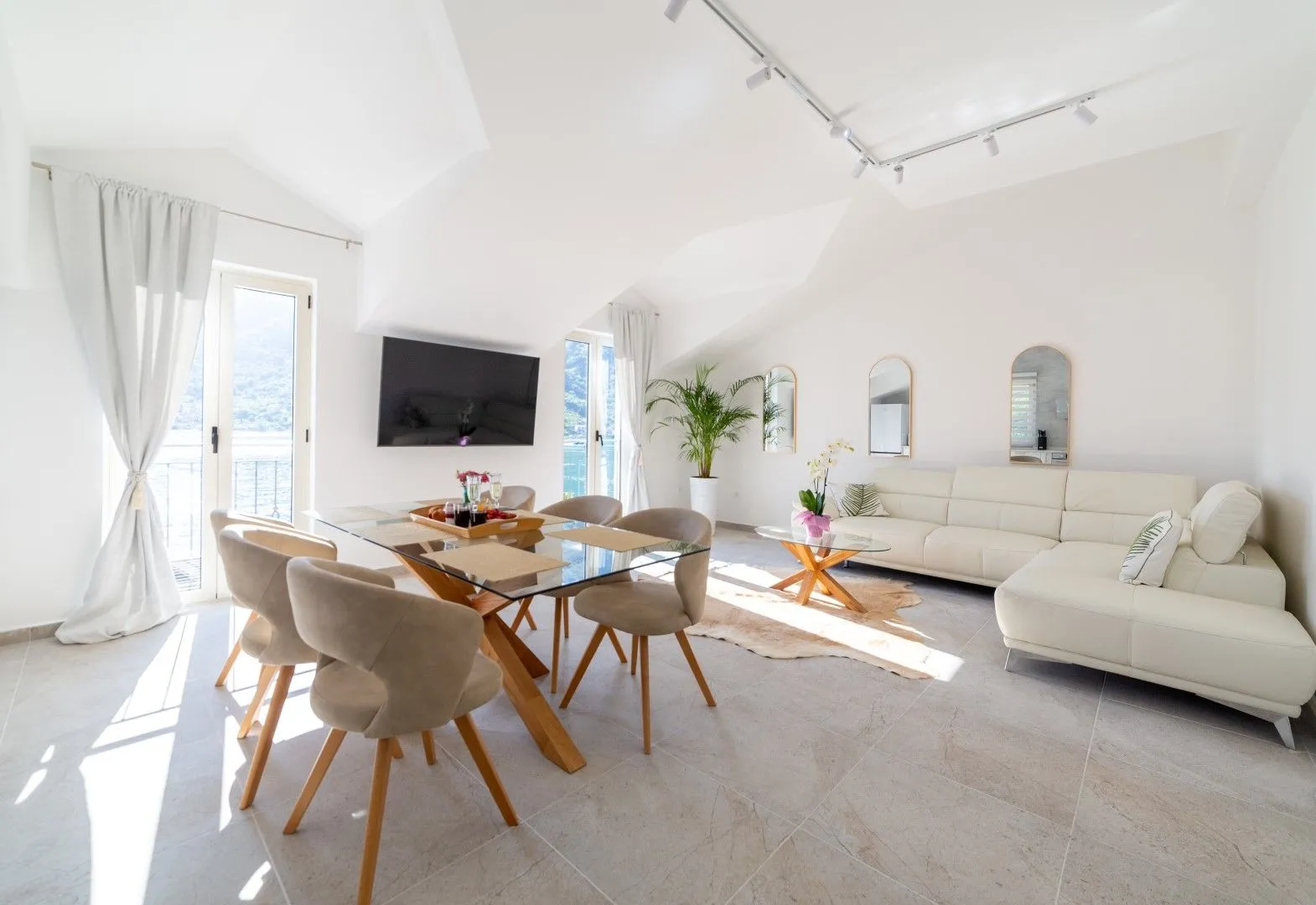 Rent, house, 315m², Tivat, Crna Gora