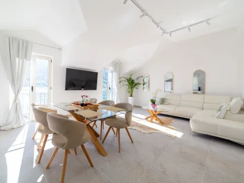 Rent, house, 315m², Tivat, Crna Gora - image 8