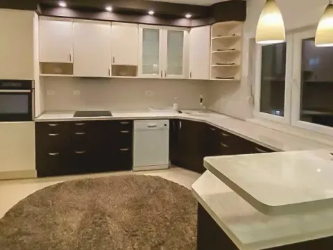 Izdavanje, trosoban stan, 120m², City Kvart, Podgorica - image 2