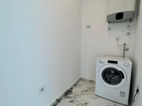 Izdavanje, kuća, 180m², Sremska Kamenica, Petrovaradin - image 14