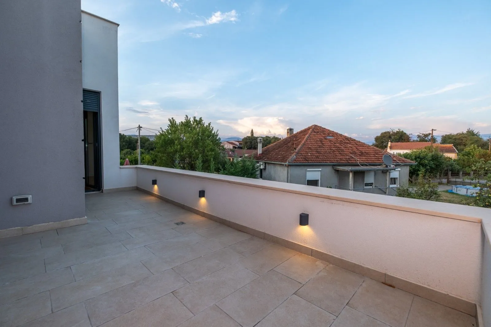 Rent, house, 180m², Gornja Gorica, Podgorica